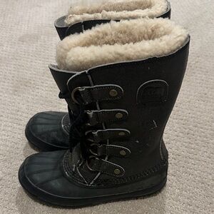 Women’s Sorel Winter Boots with Lining Size 7